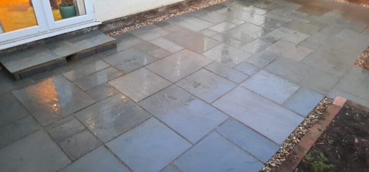 The Best Patio Materials for Derbyshire Gardens: Pros and Cons